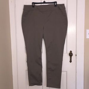 Taupe pants, skinny leg